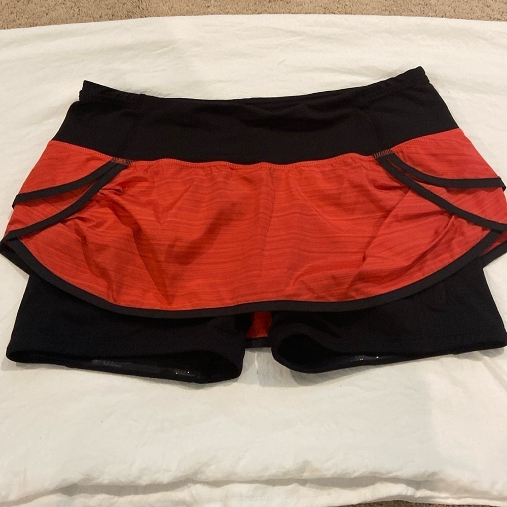Lululemon pace setter skirt skort 6. Excellent condition​​​​​​​​